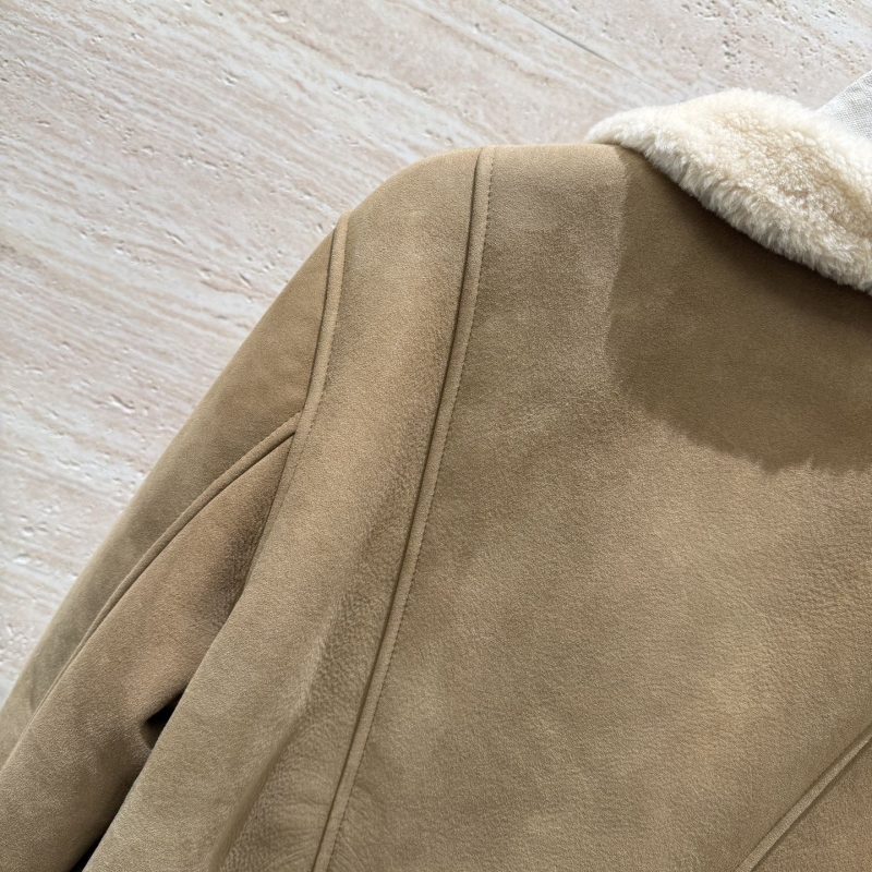 Ce1i*e outwears